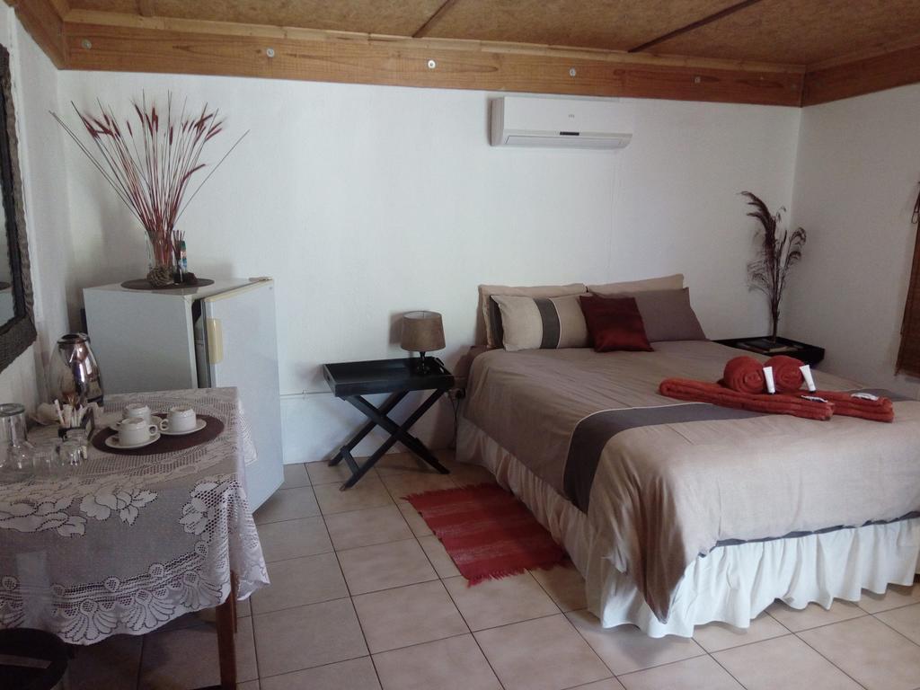 Xain Quaz Camp Hotel Gobabis Екстериор снимка